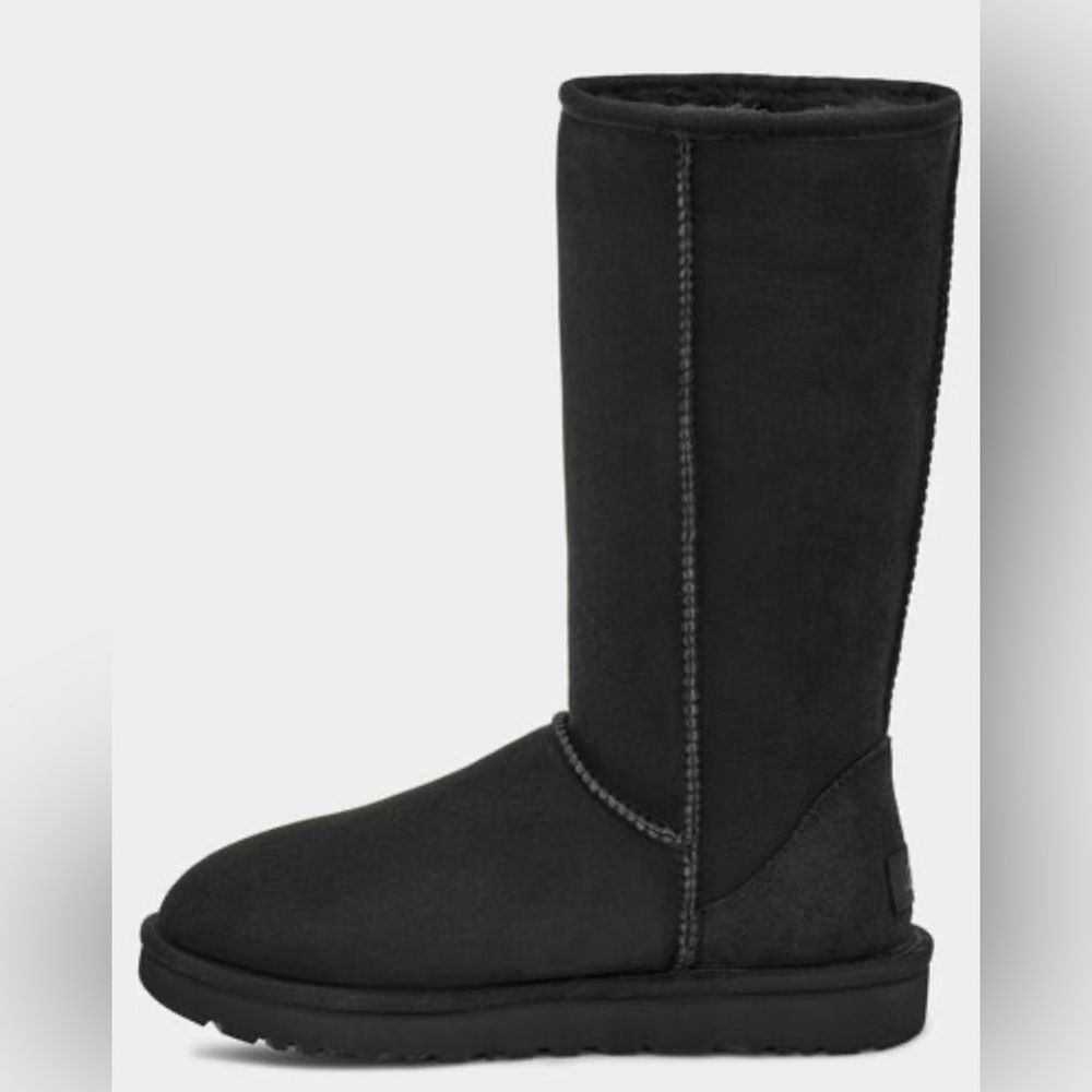 Classic Tall II Boot size 8. Brand new. Never worn.